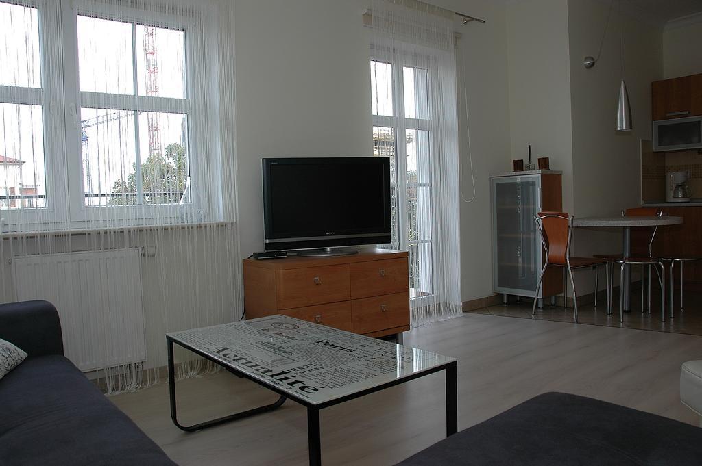Apartament Przy Promenadzie ชวีโนวิชแจ ภายนอก รูปภาพ