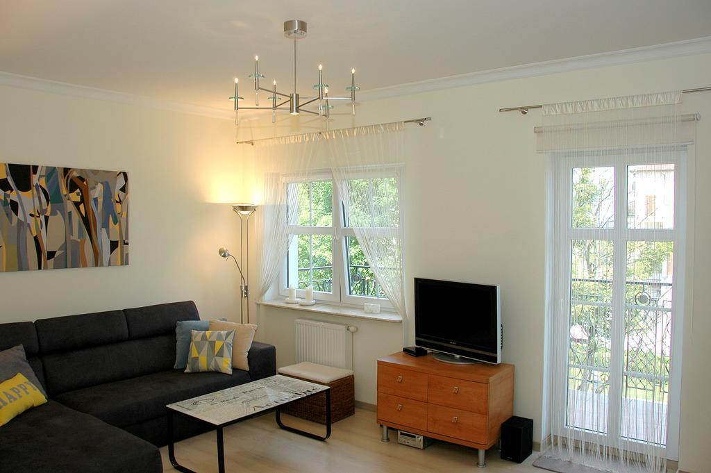 Apartament Przy Promenadzie ชวีโนวิชแจ ภายนอก รูปภาพ